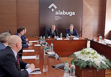 Губернатор Алтайского края Виктор Томенко посетил ОЭЗ «Алабуга»