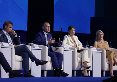 Андрей Шпиленко обсудил вопросы кластерной политики на форуме в Чувашии 
